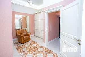 Дом 440м&sup2;, 3-этажный, участок 15 сот.  