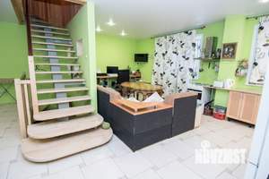 Дом 227м&sup2;, 3-этажный, участок 1 сот.  