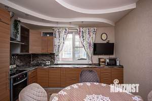 Дом 230м&sup2;, 2-этажный, участок 9 сот.  