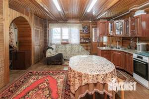 Дом 217м&sup2;, 2-этажный, участок 7 сот.  