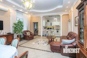 Дом 440м&sup2;, 3-этажный, участок 15 сот.  