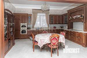 Дом 786м&sup2;, 3-этажный, участок 14 сот.  