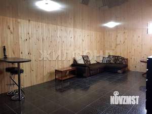 Коттедж 300м&sup2;, 2-этажный, участок 10 сот.  