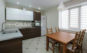 Дом 210м&sup2;, 2-этажный, участок 11 сот.  