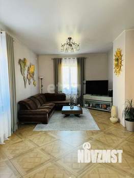 Дом 220м&sup2;, 2-этажный, участок 10 сот.  