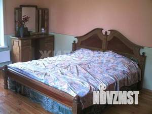 Коттедж 320м&sup2;, 3-этажный, участок 7 сот.  