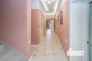 Дом 440м&sup2;, 3-этажный, участок 15 сот.  
