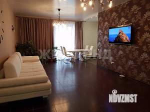 Коттедж 300м&sup2;, 2-этажный, участок 10 сот.  