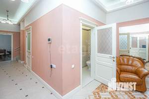 Дом 440м&sup2;, 3-этажный, участок 15 сот.  