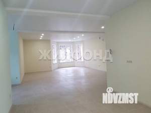 Дом 350м&sup2;, 3-этажный, участок 20 сот.  