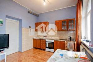 Дом 203м&sup2;, 3-этажный, участок 7 сот.  