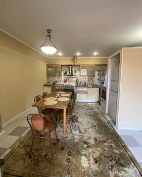 4-к квартира, вторичка, 222м2, 1/5 этаж