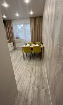 2-к квартира, вторичка, 57м2, 1/3 этаж